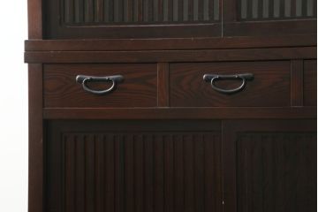 中古　美品　上質な和の空間を演出する水屋箪笥サイドボード(サイドキャビネット、収納棚、戸棚、食器棚、茶箪笥)(R-077184)
