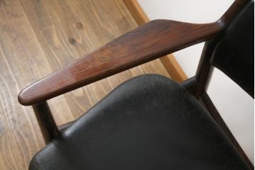 デンマークビンテージ　Arne Vodder(アルネ・ヴォッダー)デザイン　モデル62A　ミッドセンチュリースタイルの空間づくりにぴったりのアームチェア(ヴィンテージ、北欧)(R-077196)