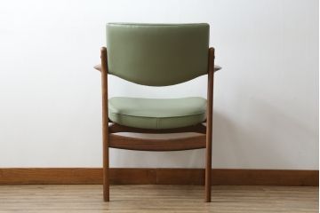 デンマークビンテージ　美品　激レア　希少!!　Finn Haugaard(フィン ホガード)デザイン　Bondo Gravesen A/S(ボンドグラヴェセン)社製　ローズウッド　実用性とデザイン性を兼ね備えたアームチェア(ダイニングチェア、ヴィンテージ、北欧)(R-077197)