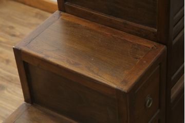 和製ビンテージ　美品　アンティーク調　シンプルなデザインが魅力的な両面使いできる階段箪笥(和箪笥、和タンス、収納箪笥、ヴィンテージ)(R-077205)