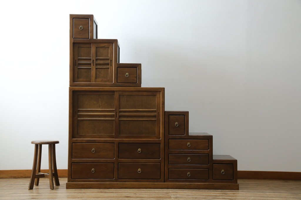 和製ビンテージ　美品　アンティーク調　シンプルなデザインが魅力的な両面使いできる階段箪笥(和箪笥、和タンス、収納箪笥、ヴィンテージ)(R-077205)