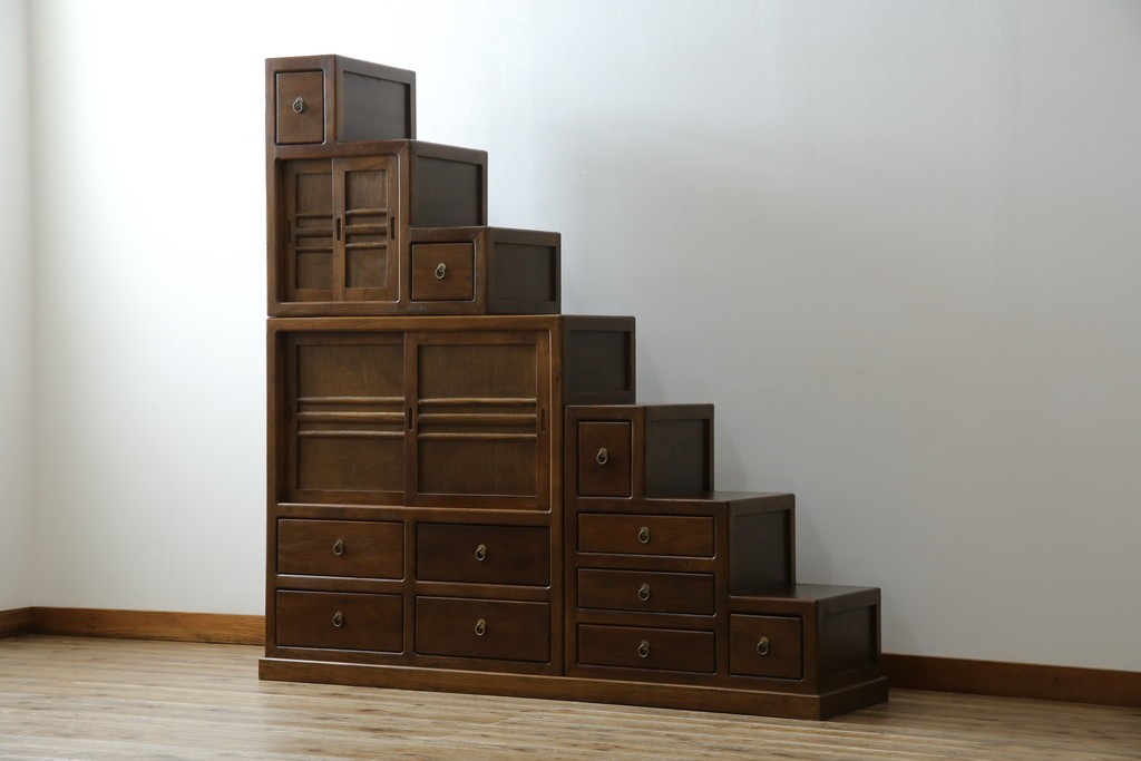 和製ビンテージ　美品　アンティーク調　シンプルなデザインが魅力的な両面使いできる階段箪笥(和箪笥、和タンス、収納箪笥、ヴィンテージ)(R-077205)