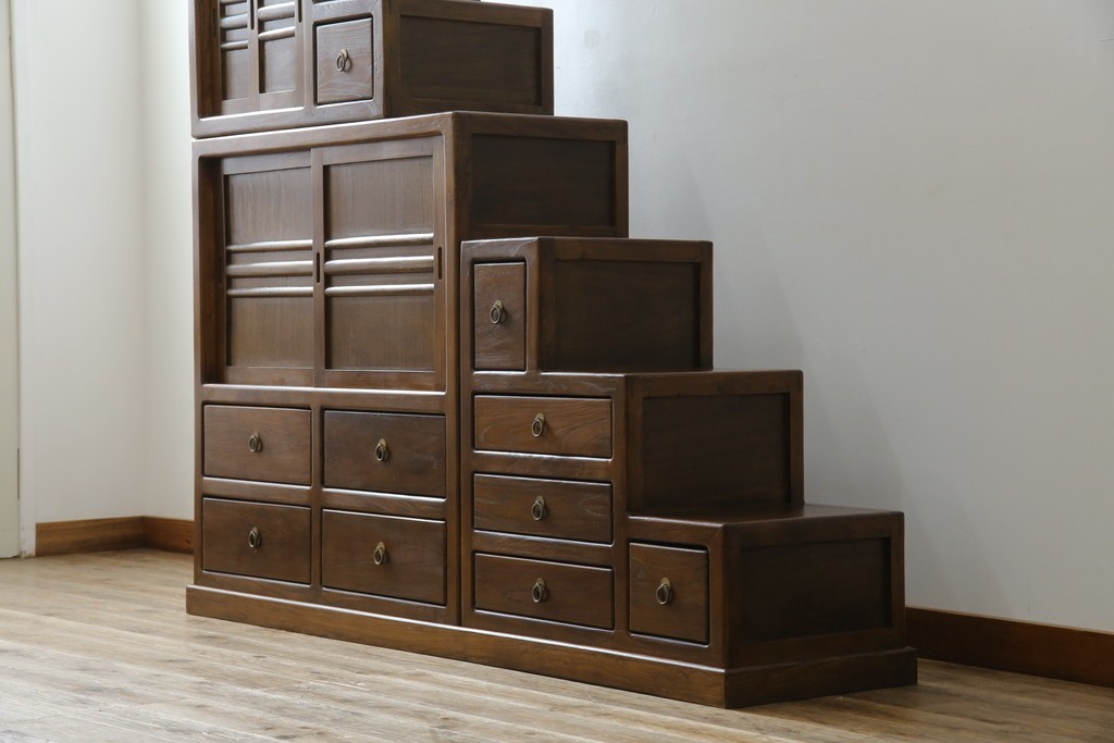 和製ビンテージ　美品　アンティーク調　シンプルなデザインが魅力的な両面使いできる階段箪笥(和箪笥、和タンス、収納箪笥、ヴィンテージ)(R-077205)