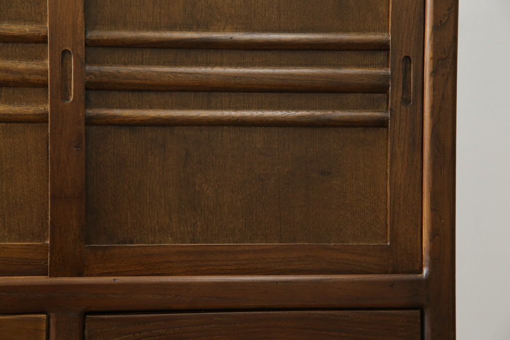 和製ビンテージ　美品　アンティーク調　シンプルなデザインが魅力的な両面使いできる階段箪笥(和箪笥、和タンス、収納箪笥、ヴィンテージ)(R-077205)