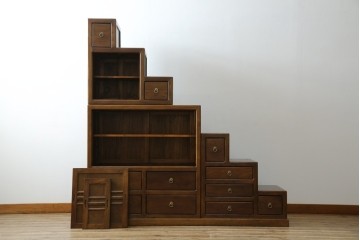 和製ビンテージ　美品　アンティーク調　シンプルなデザインが魅力的な両面使いできる階段箪笥(和箪笥、和タンス、収納箪笥、ヴィンテージ)(R-077205)