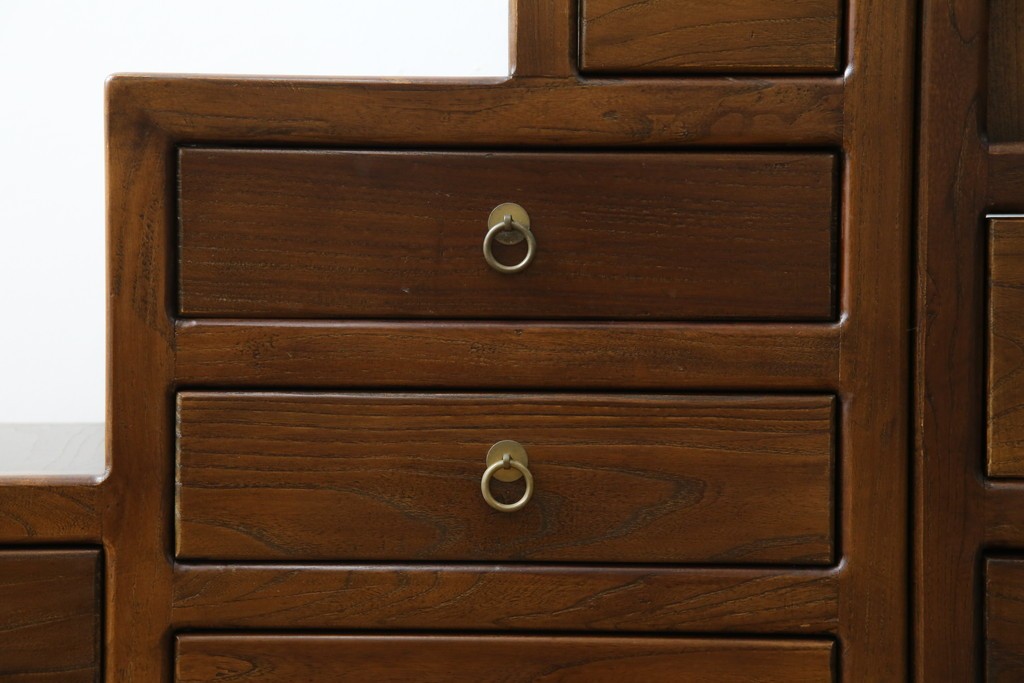 和製ビンテージ　美品　アンティーク調　シンプルなデザインが魅力的な両面使いできる階段箪笥(和箪笥、和タンス、収納箪笥、ヴィンテージ)(R-077205)