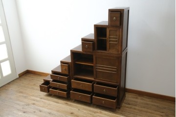 和製ビンテージ　美品　アンティーク調　シンプルなデザインが魅力的な両面使いできる階段箪笥(和箪笥、和タンス、収納箪笥、ヴィンテージ)(R-077205)