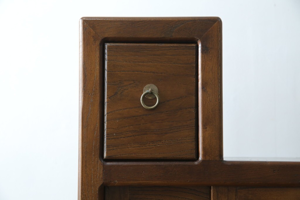 和製ビンテージ　美品　アンティーク調　シンプルなデザインが魅力的な両面使いできる階段箪笥(和箪笥、和タンス、収納箪笥、ヴィンテージ)(R-077205)