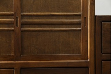 和製ビンテージ　美品　アンティーク調　シンプルなデザインが魅力的な両面使いできる階段箪笥(和箪笥、和タンス、収納箪笥、ヴィンテージ)(R-077205)