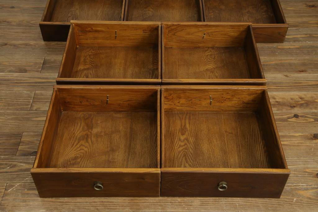 和製ビンテージ　美品　アンティーク調　シンプルなデザインが魅力的な両面使いできる階段箪笥(和箪笥、和タンス、収納箪笥、ヴィンテージ)(R-077205)