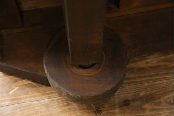 和製アンティーク　重厚な佇まいが魅力の米沢車箪笥(米沢箪笥、和箪笥、時代箪笥、収納箪笥、帳場箪笥)(R-077206)