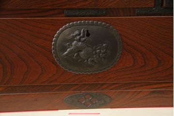 和製ビンテージ　仙台民芸箪笥　唐獅子金具　力強い木目と存在感のある金具が魅力的な仙台小箪笥(仙台箪笥、収納箪笥、和タンス、引き出し、ヴィンテージ)(R-077208)