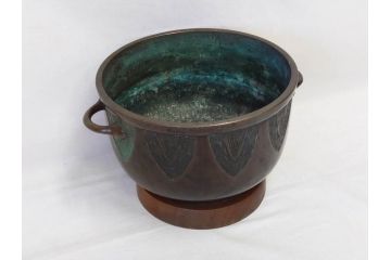 明治期　古銅　雷文　歴史を刻んだ味わいが魅力の古火鉢(手あぶり、手焙、双耳、鉢カバー、銅製、銅器、共箱付き、茶道具)(R-077225)