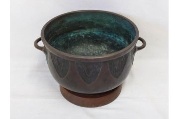 明治期　古銅　雷文　歴史を刻んだ味わいが魅力の古火鉢(手あぶり、手焙、双耳、鉢カバー、銅製、銅器、共箱付き、茶道具)(R-077225)