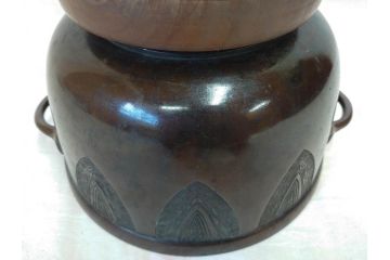 明治期　古銅　雷文　歴史を刻んだ味わいが魅力の古火鉢(手あぶり、手焙、双耳、鉢カバー、銅製、銅器、共箱付き、茶道具)(R-077225)