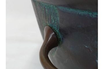 明治期　古銅　雷文　歴史を刻んだ味わいが魅力の古火鉢(手あぶり、手焙、双耳、鉢カバー、銅製、銅器、共箱付き、茶道具)(R-077226)