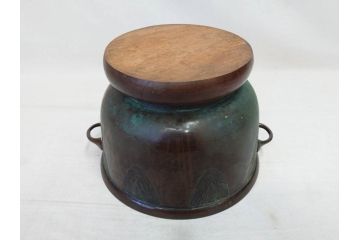 明治期　古銅　雷文　歴史を刻んだ味わいが魅力の古火鉢(手あぶり、手焙、双耳、鉢カバー、銅製、銅器、共箱付き、茶道具)(R-077226)