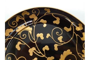 明治〜大正期　輪島塗　沈金蒔絵　蔦図　約18.5cm　6.1寸　気品溢れる木皿8枚セット(木製、漆器、漆芸、金彩、和食器、六寸一分)(R-077228)