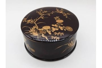 明治〜大正期　輪島塗　沈金蒔絵　木製　菊梅竹菖蒲図　漆塗りの艶やかな風合いが上品なお櫃・湯桶・お盆・しゃもじセット(漆器、漆芸、金彩、和食器)(R-077229)
