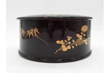 明治〜大正期　輪島塗　沈金蒔絵　木製　菊梅竹菖蒲図　漆塗りの艶やかな風合いが上品なお櫃・湯桶・お盆・しゃもじセット(漆器、漆芸、金彩、和食器)(R-077229)