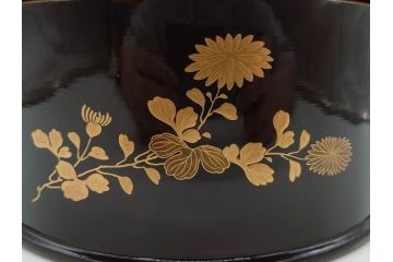 明治〜大正期　輪島塗　沈金蒔絵　木製　菊梅竹菖蒲図　漆塗りの艶やかな風合いが上品なお櫃・湯桶・お盆・しゃもじセット(漆器、漆芸、金彩、和食器)(R-077229)