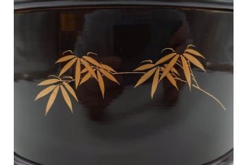 明治〜大正期　輪島塗　沈金蒔絵　木製　菊梅竹菖蒲図　漆塗りの艶やかな風合いが上品なお櫃・湯桶・お盆・しゃもじセット(漆器、漆芸、金彩、和食器)(R-077229)