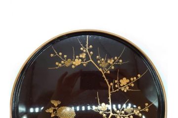 明治〜大正期　輪島塗　沈金蒔絵　木製　菊梅竹菖蒲図　漆塗りの艶やかな風合いが上品なお櫃・湯桶・お盆・しゃもじセット(漆器、漆芸、金彩、和食器)(R-077229)