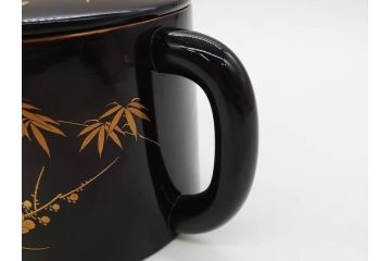 明治〜大正期　輪島塗　沈金蒔絵　木製　菊梅竹菖蒲図　漆塗りの艶やかな風合いが上品なお櫃・湯桶・お盆・しゃもじセット(漆器、漆芸、金彩、和食器)(R-077229)