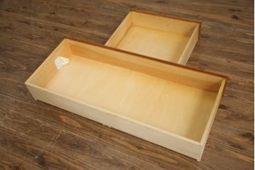 中古　美品　横浜クラシック家具　ダニエル(daniel)　アーリーアメリカンシリーズ　A-103　エレガントな意匠が素敵な整理タンス(チェスト、引き出し、洋服タンス)(R-077248)