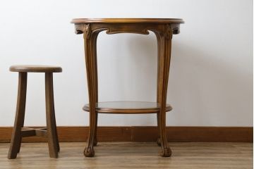 中古　美品　イタリア高級家具　メデア(Medea)　品のある佇まいが美しいガラストップサイドテーブル(コーヒーテーブル、ラウンドテーブル、花台、飾り台)(R-077249)