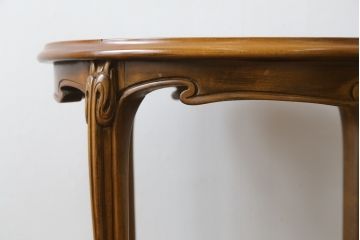 中古　美品　イタリア高級家具　メデア(Medea)　品のある佇まいが美しいガラストップサイドテーブル(コーヒーテーブル、ラウンドテーブル、花台、飾り台)(R-077249)
