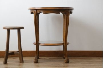 中古　美品　イタリア高級家具　メデア(Medea)　品のある佇まいが美しいガラストップサイドテーブル(コーヒーテーブル、ラウンドテーブル、花台、飾り台)(R-077249)