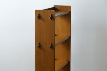 和製アンティーク　大丸　ラワン材　レトロな雰囲気漂う楔(くさび)式本棚　(R-077252)