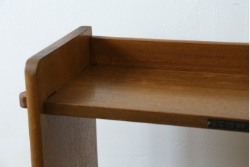 和製アンティーク　大丸　ラワン材　レトロな雰囲気漂う楔(くさび)式本棚　(R-077252)