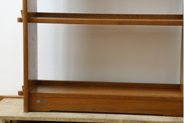 和製アンティーク　大丸　ラワン材　レトロな雰囲気漂う楔(くさび)式本棚　(R-077252)