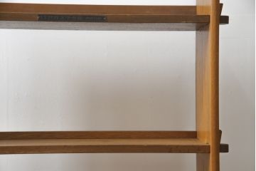 和製アンティーク　大丸　ラワン材　レトロな雰囲気漂う楔(くさび)式本棚(ブックシェルフ、オープンラック、収納棚、飾り棚)(R-077252)