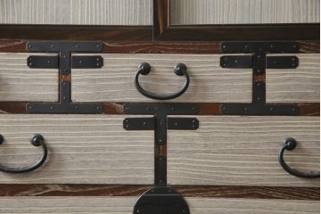 和製ビンテージ　東京桐箪笥　特注!!　高級品　専門店にて再生済み　桐材　桑材　上品な和の雰囲気漂う重ね桐箪笥(桐タンス、和箪笥、収納箪笥、衣裳箪笥、引き出し、ヴィンテージ)(R-077254)