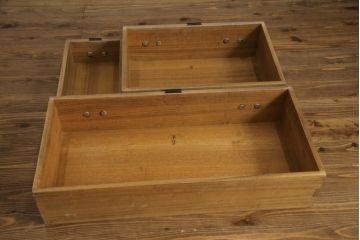 和製ビンテージ　東京桐箪笥　特注!!　高級品　専門店にて再生済み　桐材　桑材　上品な和の雰囲気漂う重ね桐箪笥(桐タンス、和箪笥、収納箪笥、衣裳箪笥、引き出し、ヴィンテージ)(R-077255)