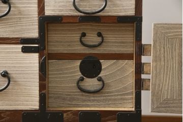 和製ビンテージ　東京桐箪笥　特注!!　高級品　専門店にて再生済み　桐材　桑材　上品な和の雰囲気漂う桐箪笥サイドチェスト(桐タンス、和箪笥、収納箪笥、衣裳箪笥、引き出し、ヴィンテージ)(R-077259)