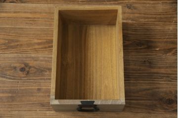 和製ビンテージ　東京桐箪笥　特注!!　高級品　専門店にて再生済み　桐材　桑材　上品な和の雰囲気漂う桐箪笥サイドチェスト(桐タンス、和箪笥、収納箪笥、衣裳箪笥、引き出し、ヴィンテージ)(R-077259)
