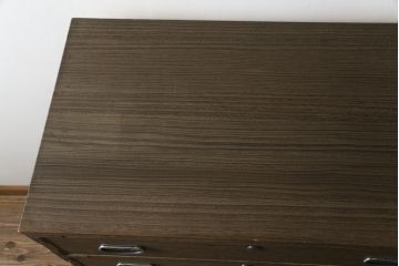 中古　美品　老舗　桐屋田中　落ち着いた和の雰囲気漂う金具付きの民芸調総桐箪笥(チェスト、総桐たんす、和タンス、衣装箪笥、引き出し)(R-077260)