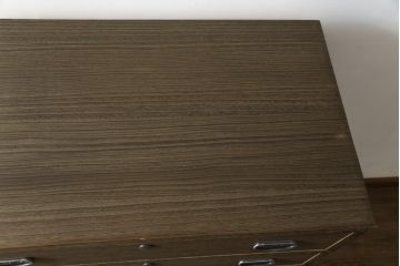 中古　美品　老舗　桐屋田中　落ち着いた和の雰囲気漂う金具付きの民芸調総桐箪笥(チェスト、総桐たんす、和タンス、衣装箪笥、引き出し)(R-077260)