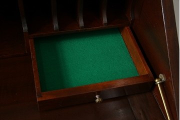 イギリスビンテージ　美しいシルエットの象嵌入りビューローブックケース　(R-077274)