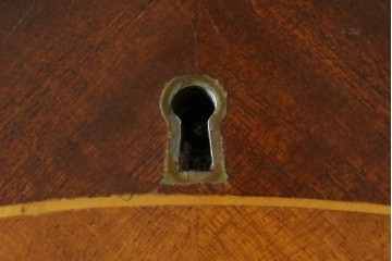 イギリスビンテージ　美しいシルエットの象嵌入りビューローブックケース　(R-077274)