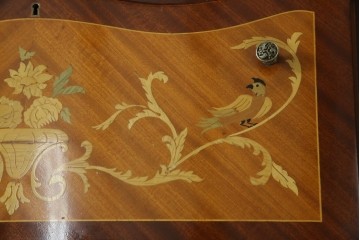 イギリスビンテージ　美しいシルエットの象嵌入りビューローブックケース　(R-077274)