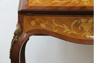 イギリスビンテージ　美しいシルエットの象嵌入りビューローブックケース　(R-077274)