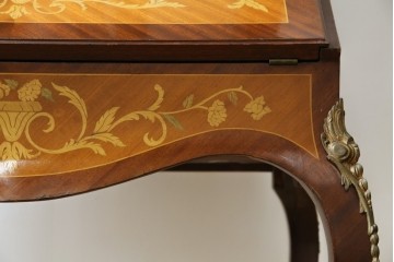 イギリスビンテージ　美しいシルエットの象嵌入りビューローブックケース　(R-077274)