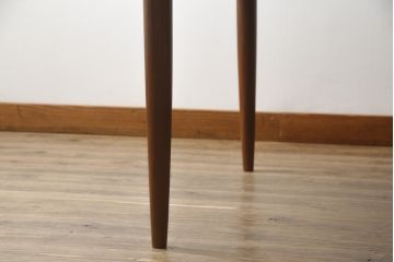 イギリスビンテージ　G-PLAN(ジープラン)　洗練された佇まいが魅力のエクステンションテーブル(ダイニングテーブル、拡張式テーブル、食卓、2人掛け、4人掛け、6人掛け、ラウンドテーブル、ヴィンテージ、英国、北欧)(R-077278)