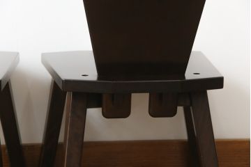 中古　廃盤モデル　星野民芸(星野民藝)　桜材　個性的なデザインが存在感を放つダイニングチェア2脚セット(板座チェア、椅子、イス、バラ売り可能)(R-077282)