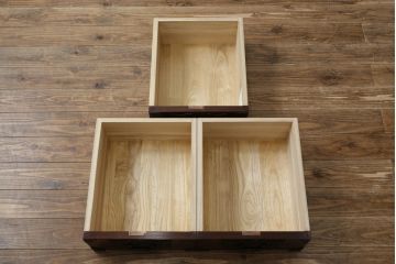 中古　美品!!　岩谷堂箪笥　力強い木目と存在感のある金具が魅力的なテレビボード(テレビ台、ローボード、リビングボード、サイドボード)(定価約38万円)(R-077283)